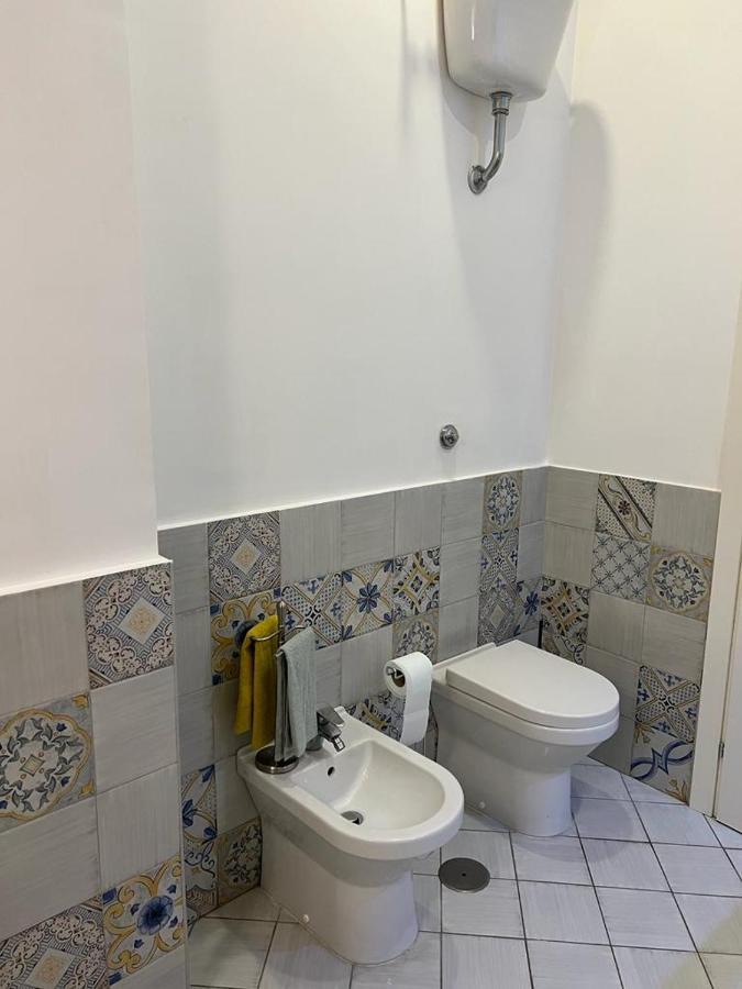 Ferienwohnung Casa Gaia A Due Passi Dal Duomo Neapel Exterior foto